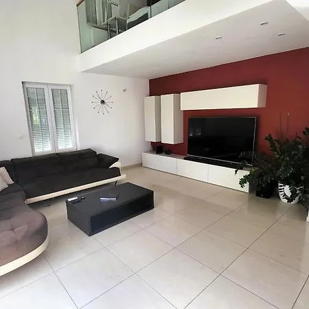 Villa Antonia Velika Cista (Split-Dalmatia)