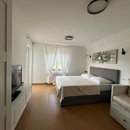 Antonia فيلة Velika Čista