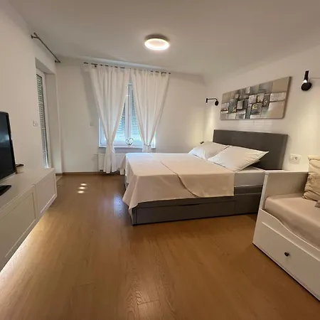 Antonia * Velika Cista (Split-Dalmatia)
